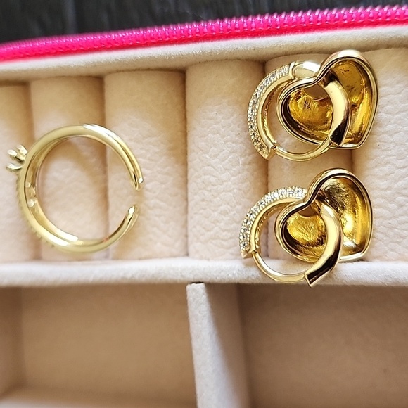 Elegant Pink Jewelry Box With Pair Of Earrings And Ring Gold Plated - Picture 7 of 7